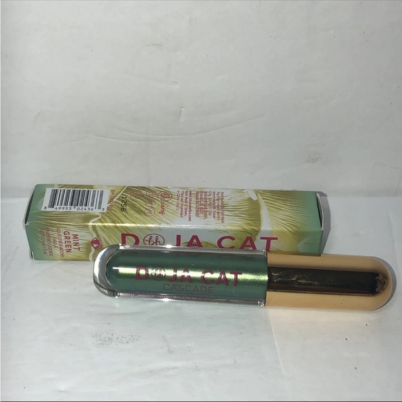 Doja Cat eyeshadows - Picture 3 of 5